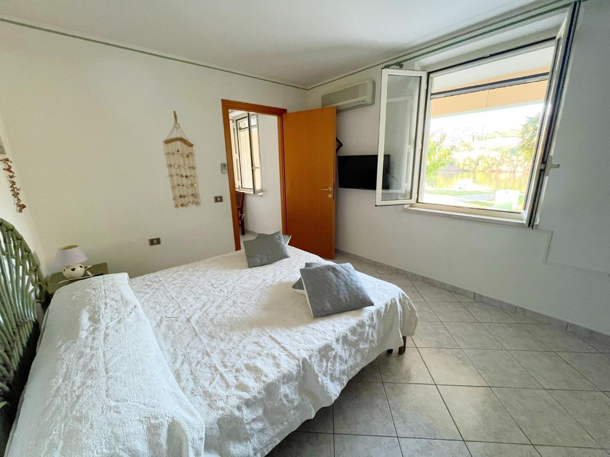 Exclusive Riverside House In The Center Of Bosa - Private Garden And Parking" Bosa Apartments Exterior photo